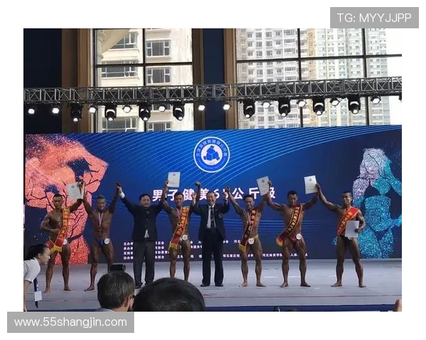 健美男子裸体比赛：展现力量与美的极致对决